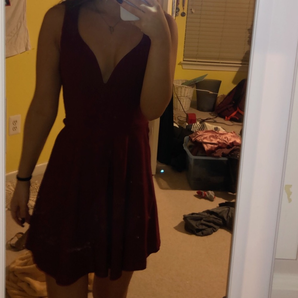 MAROON TONI DRESS SIZE:S